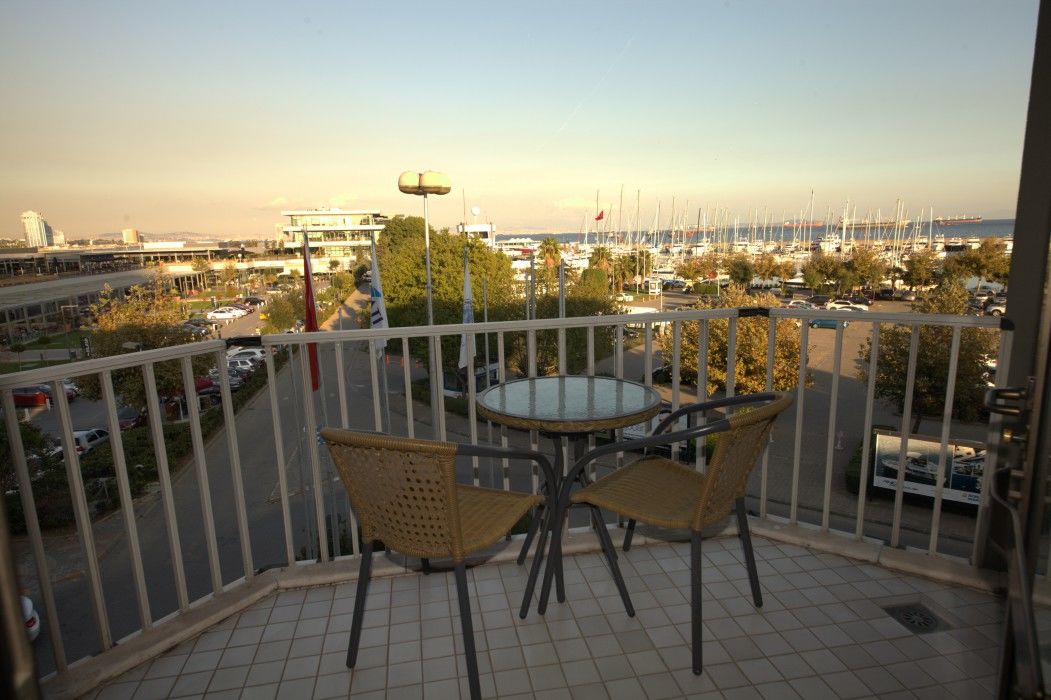 Atakoey Marina Hotel Истанбул Екстериор снимка